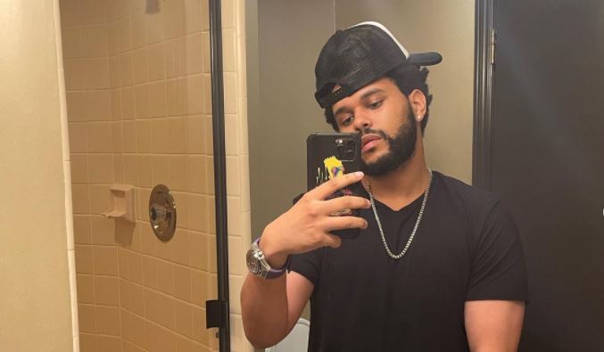 The Weeknd намекнул на отношения с Анджелиной Джоли в